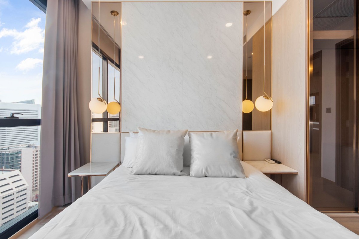 Ashton Chula-Silom | Clear city and park view - Spacious room with luxurious decoration - Corner unit with high privacy.#HL