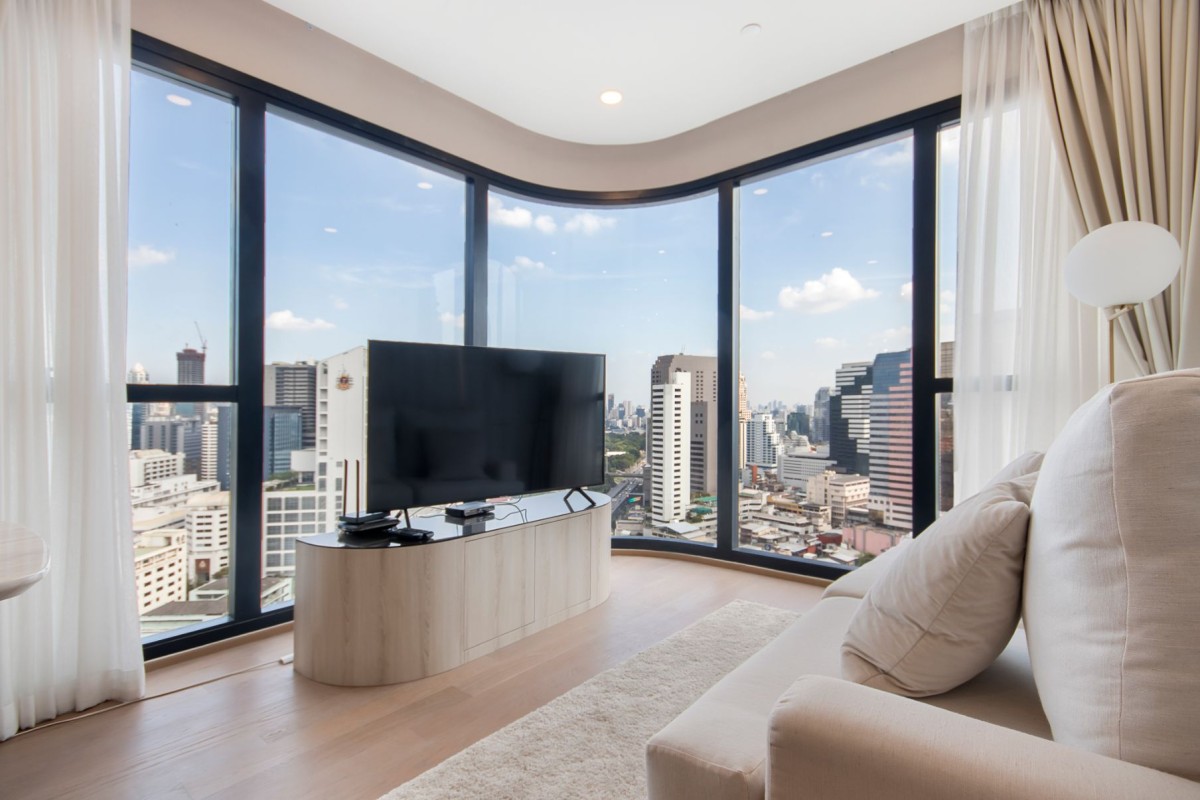 Ashton Chula-Silom | Clear city and park view - Spacious room with luxurious decoration - Corner unit with high privacy.#HL