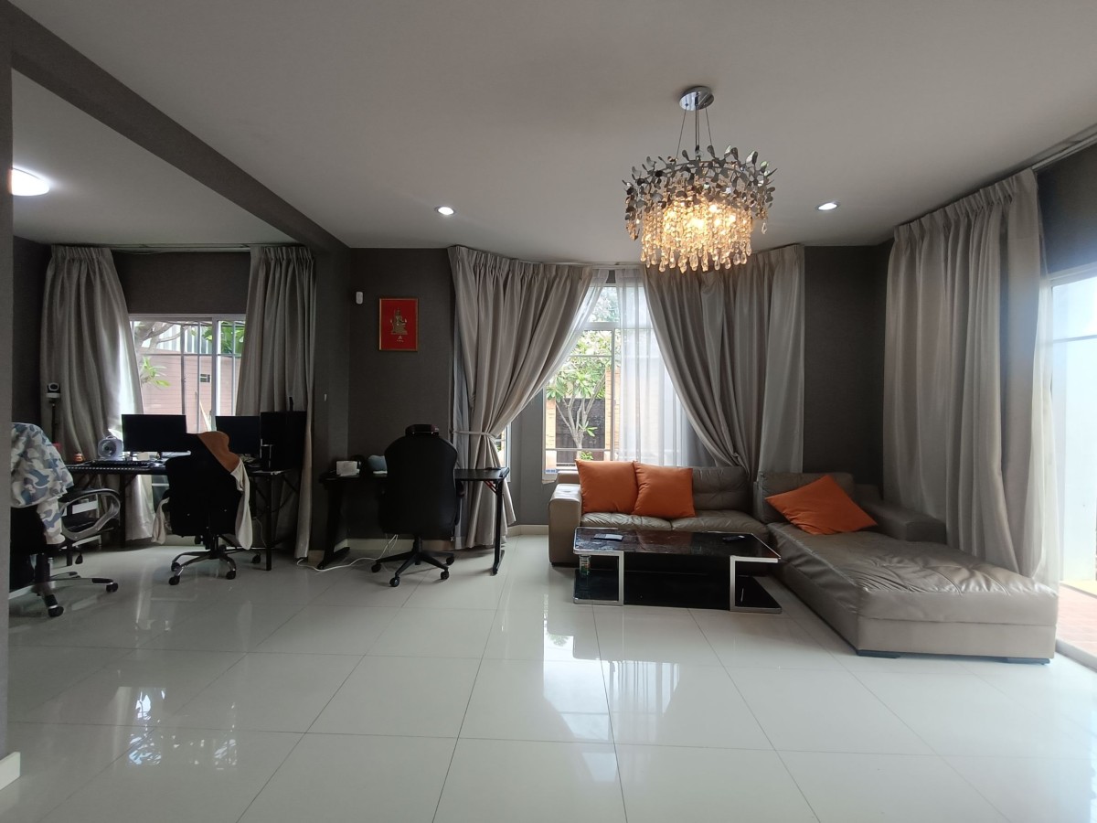 Passorn Prestige Onnut | บ้านเดี่ยวพร้อมสระว่ายน้ำส่วนตัว หลังมุม #HL Focus
