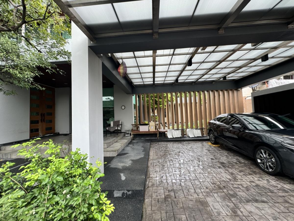 บ้านเดี่ยว 2 ชั้น ซอยอาภาสิริ สไตล์โมเดิร์น สภาพดีมาก แยกเป็นสัดส่วน #HL Focus