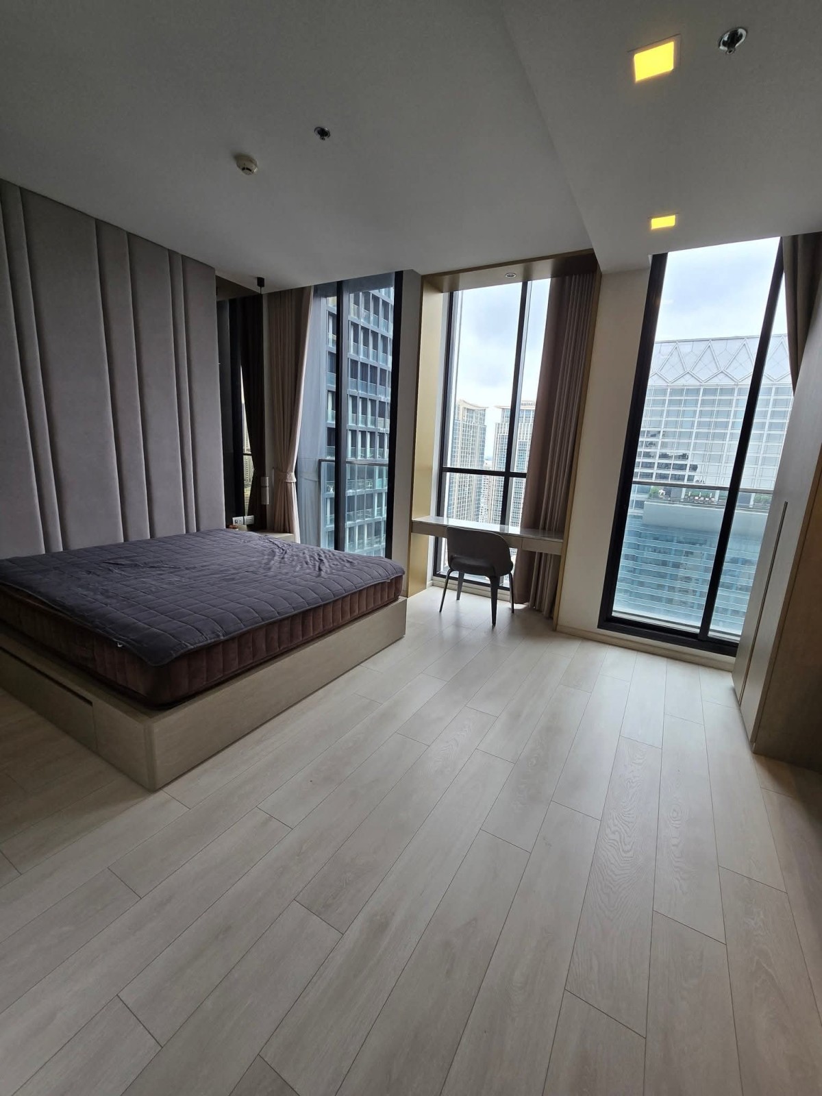 Noble Ploenchit | Private elevator condo Ploenchit close to One Bangkok #HL Focus