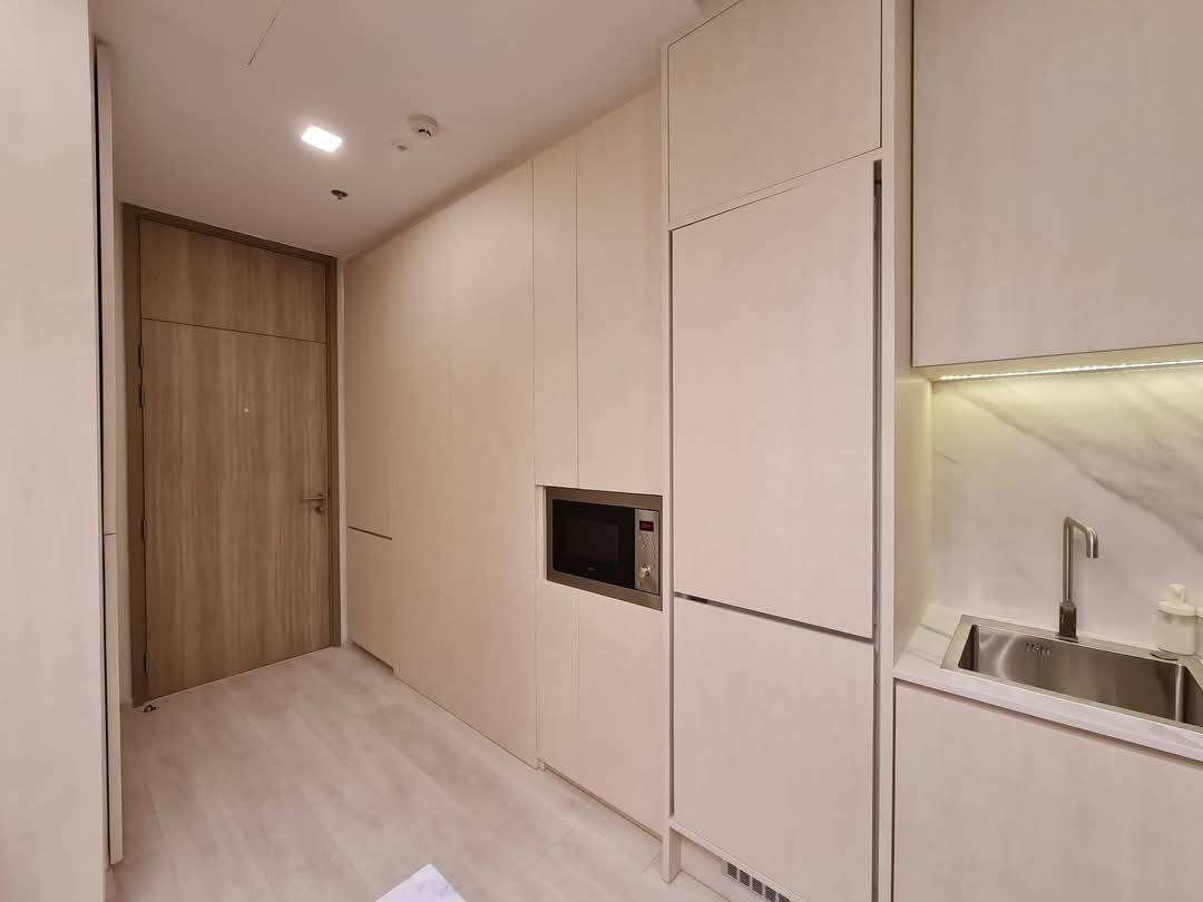 Noble Ploenchit | Private elevator condo Ploenchit close to One Bangkok #HL Focus