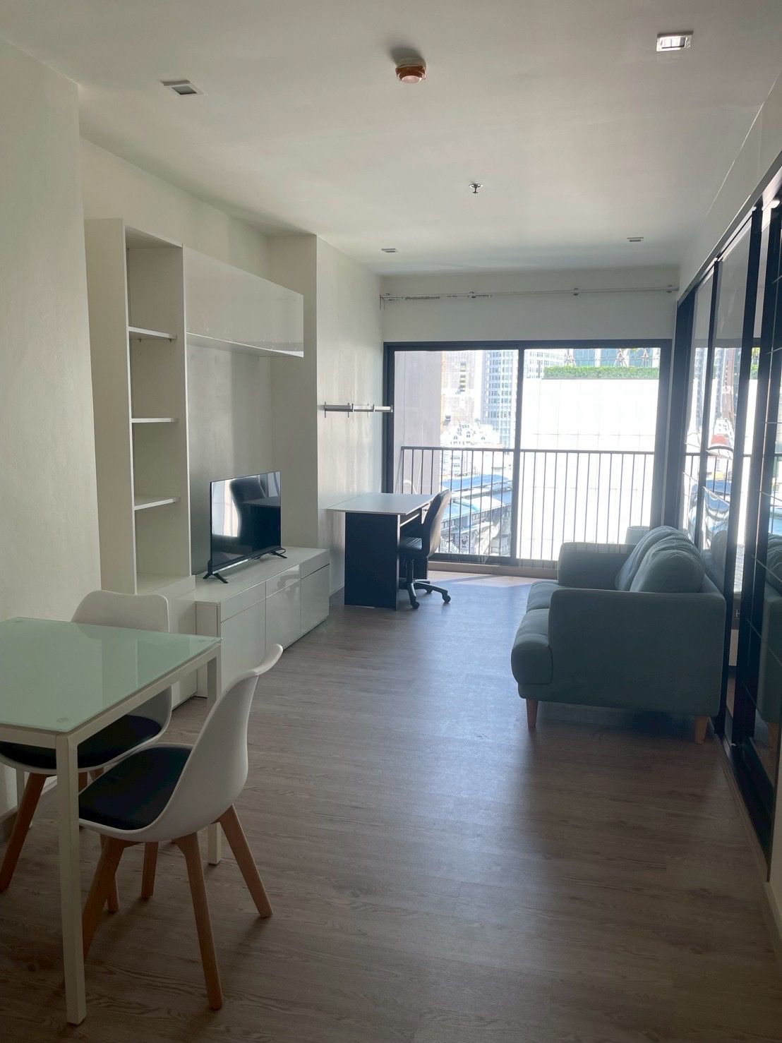 Noble Remix | Lovely price for a lovely place. 🏡 🚝Skywalk Connect to BTS Thonglor!! #HL Focus