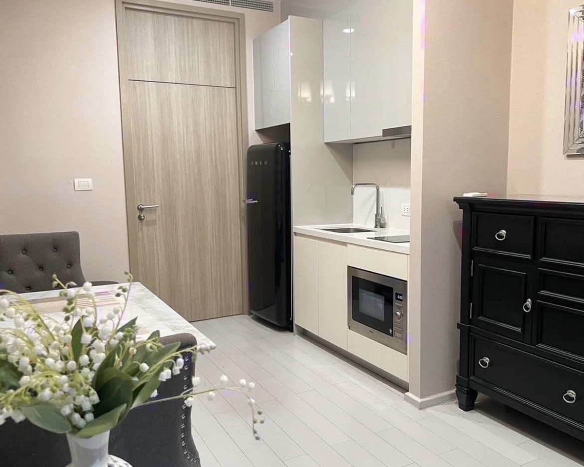 Noble Ploenchit | ใกล้ BTS เพลินจิต เฟอร์นิเจอร์และเครื่องใช้ไฟฟ้าครบ #New