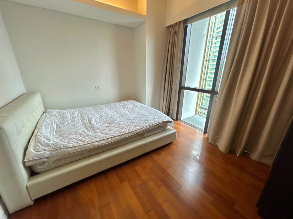 Hansar Rajdamri | Ultra Luxury Condo for Rent, 170 m to BTS Rajdamri |  with Private Lift Access #New Focus