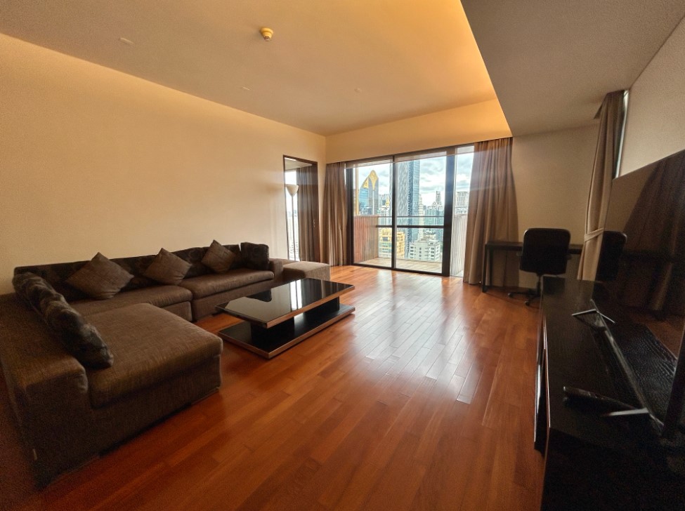 Hansar Rajdamri | Ultra Luxury Condo for Rent, 170 m to BTS Rajdamri |  with Private Lift Access #New Focus