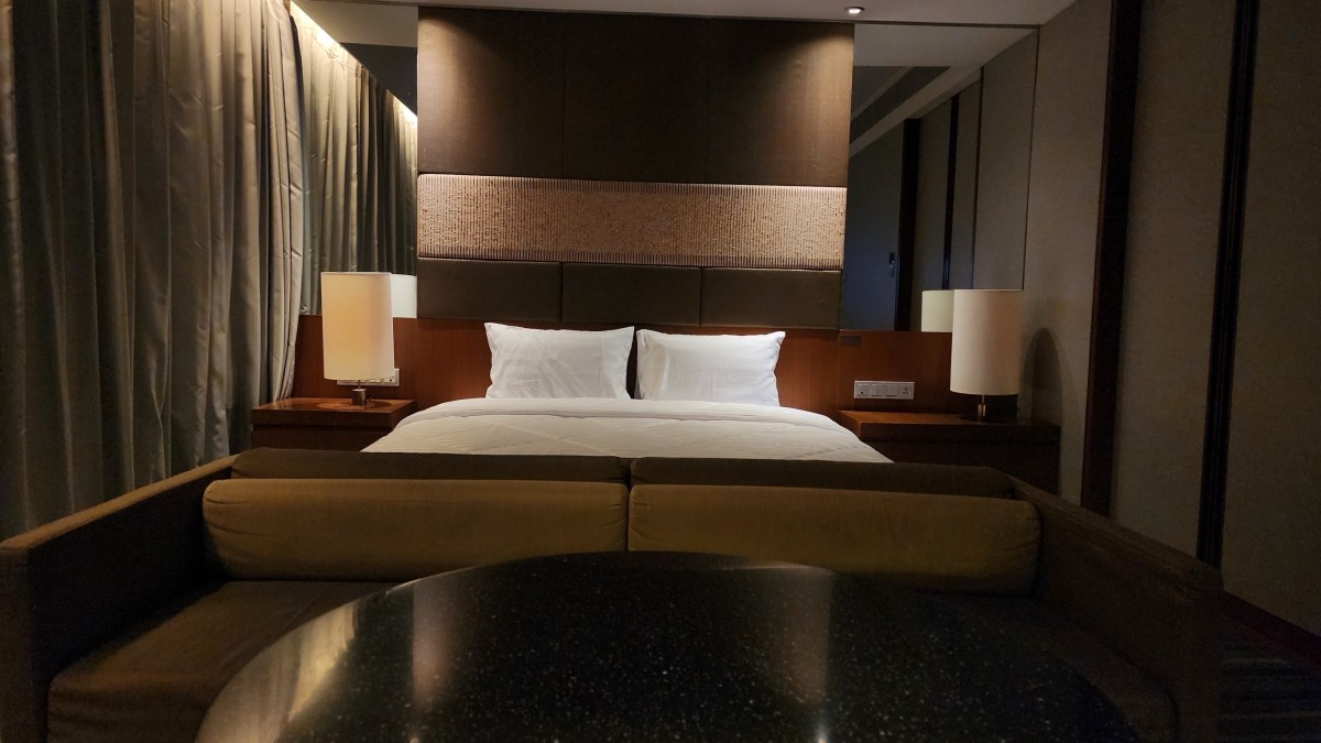 Hansar Rajdamri | Ultra Luxury Condo for Rent |  ~170 m to BTS Rajdamri #New Focus