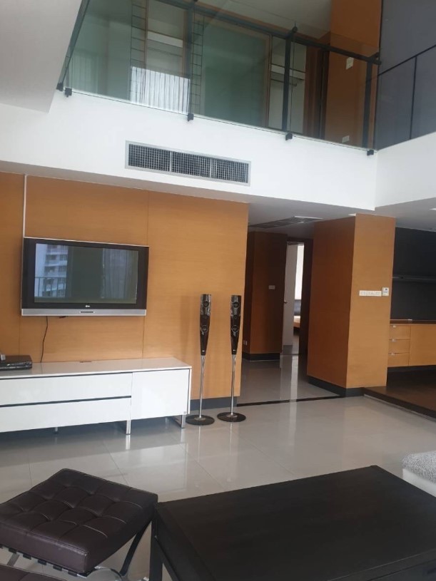 Langsuan Ville | Luxury Duplex near BTS Ratchadamri & Central Chidlom #New Focus