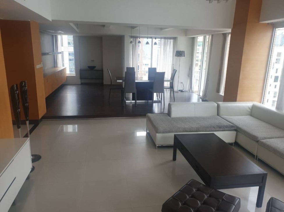 Langsuan Ville | Luxury Duplex near BTS Ratchadamri & Central Chidlom #New Focus