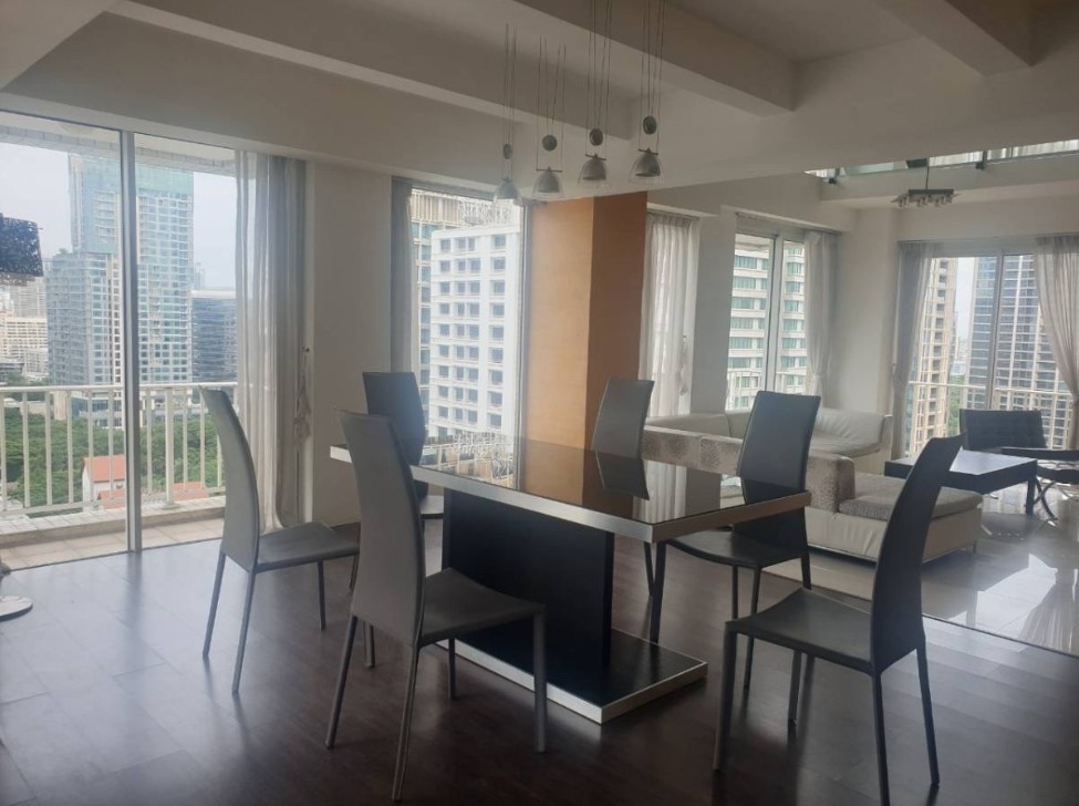 Langsuan Ville | Luxury Duplex near BTS Ratchadamri & Central Chidlom #New Focus