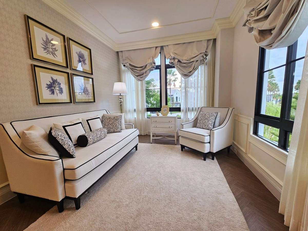 Nantawan Rama9-New Krungthepkreetha | Private plot surrounded by lake and garden only #HL Focus