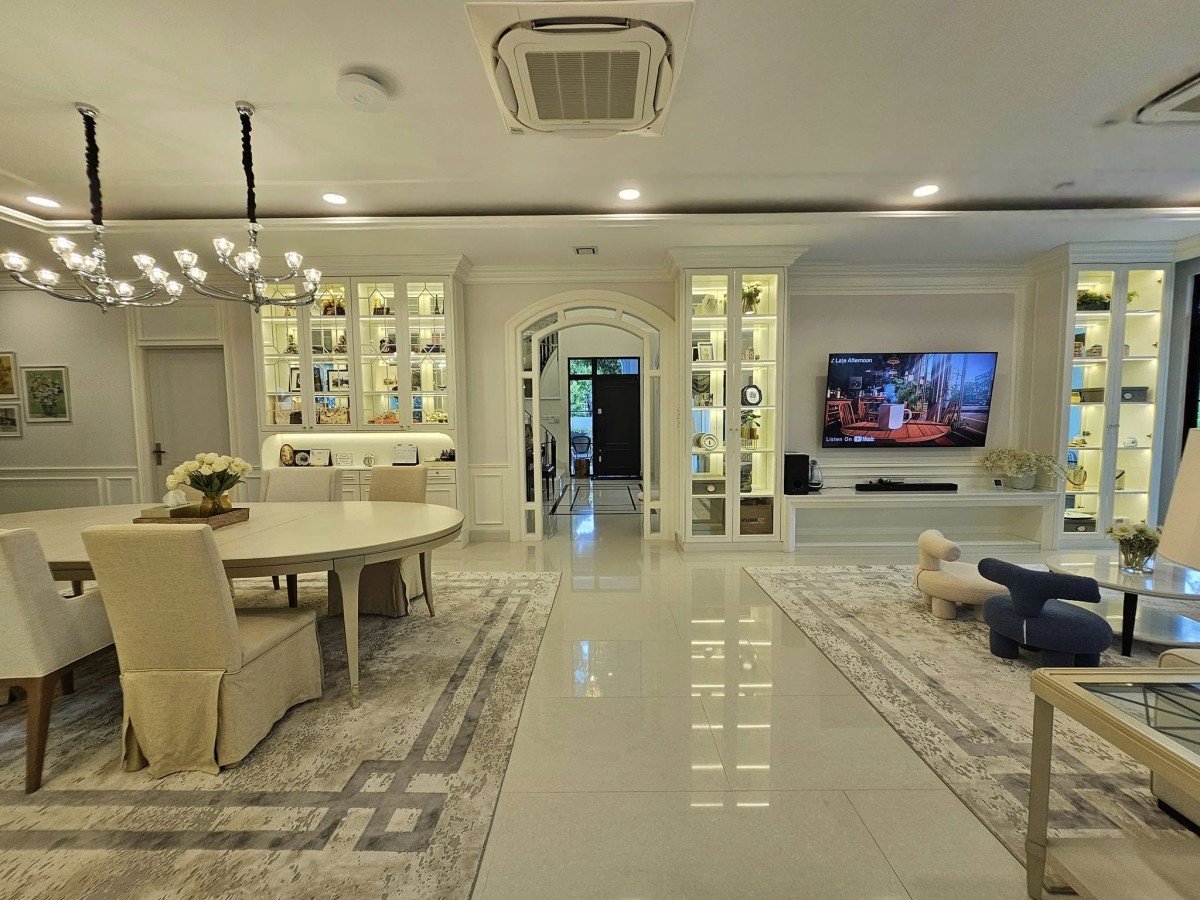 Nantawan Rama9-New Krungthepkreetha | Private plot surrounded by lake and garden only #HL Focus