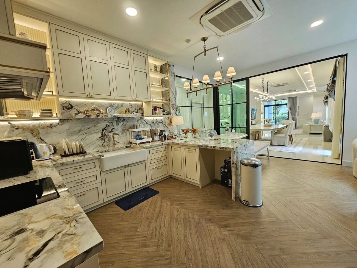 Nantawan Rama9-New Krungthepkreetha | Private plot surrounded by lake and garden only #HL Focus