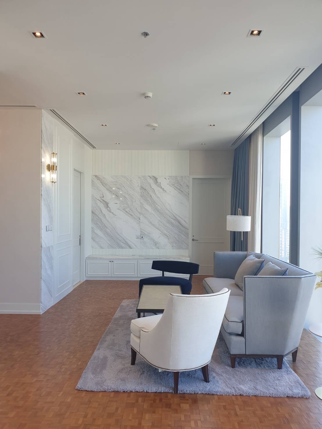 The Ritz-Carlton Residences 400 m to BTS Chong Nonsi / 1.2 km to MRT Silom #New Focus