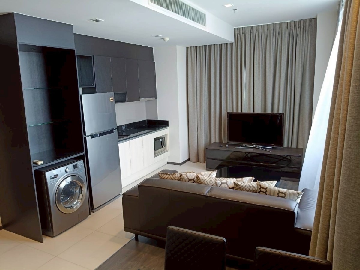 Edge Sukhumvit 23 | Spacious 2-Bedroom Layouts Location Asoke , Heart of the Bangkok city #HL Focus