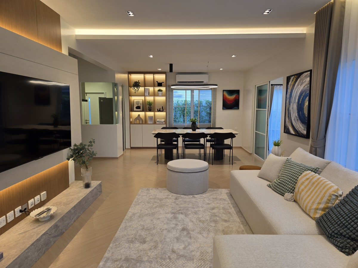 Villaggio 3 Srinakarin-Bangna | บ้านเดี่ยว ด้านหน้าติดสวน #HL Focus