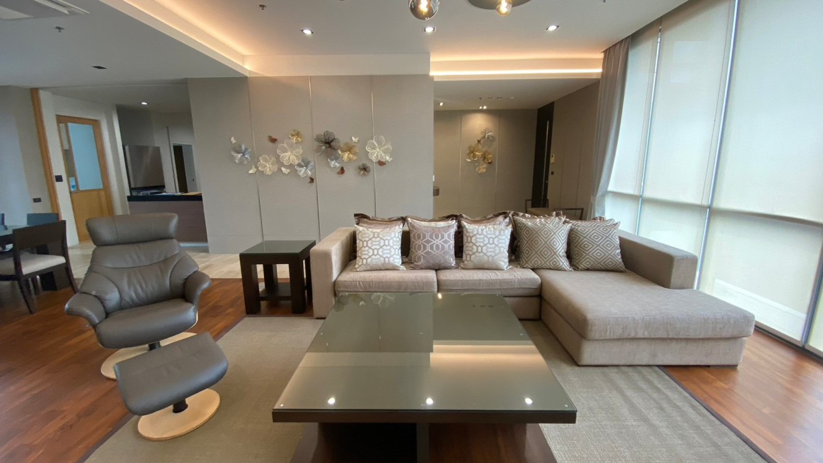 Domus 18 | Experience World-Class Living Asoke #HL