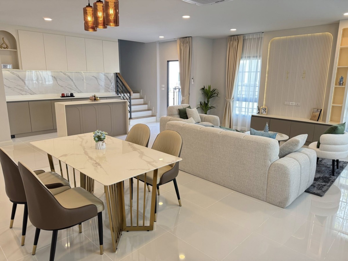 Centro Bangna | ใกล้เมกาบางนา พื้นที่สวนรอบบ้าน เฟอร์นิเจอร์ครบ #HL Focus
