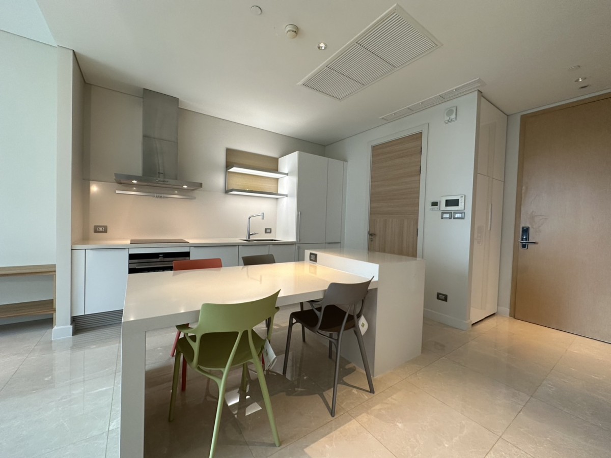 Sindhorn Residence | ใกล้ BTS ชิดลม เดินเพียง 600 ม. ถึงสวนลุมพินี