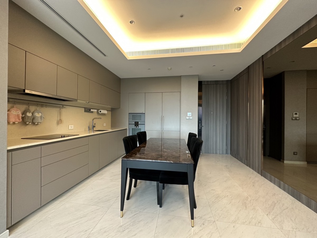 Sindhorn Residence | ใกล้ BTS ชิดลม เดินเพียง 600 ม. ถึงสวนลุมพินี