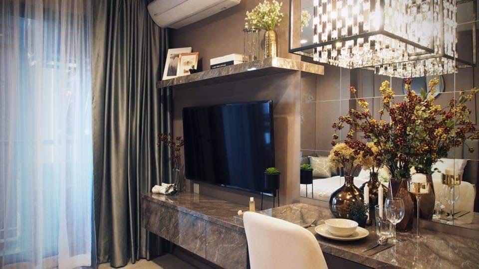 Life One Wireless | Nice high floor unit #New Focus