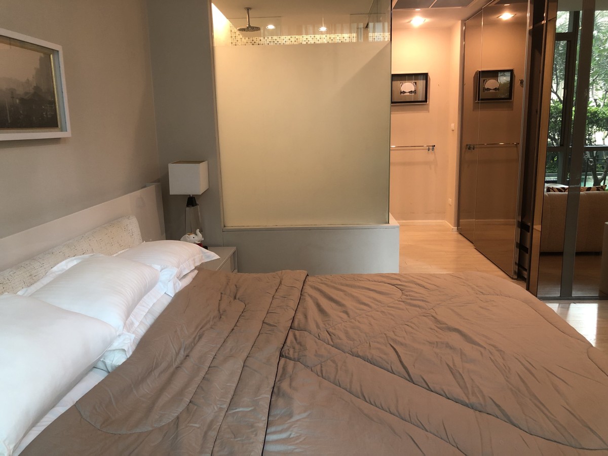 The Room Sukhumvit 21 | Extra Large one bedroom unit. Homey Resort style no noise nice environment #HL Focus