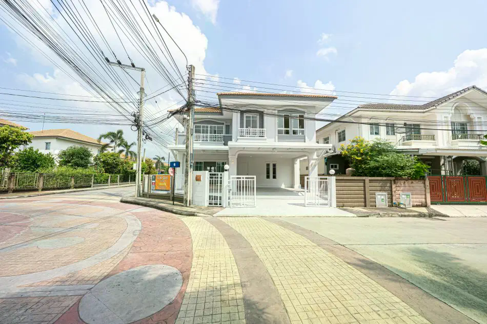 Passorn Prestige Onnut  | บ้านเดี่ยวใกล้แอร์พอร์ตลิงค์ บนถนนอ่อนนุช