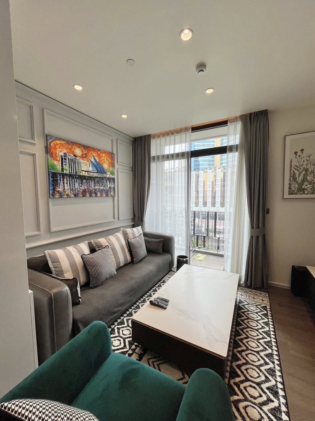 Muniq Sukhumvit 23 | The Ultimate Pet-Friendly Sanctuary #HL