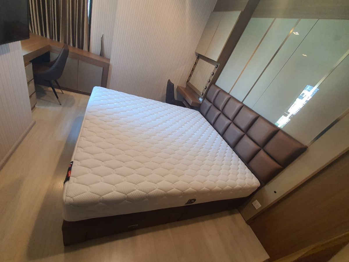 Life One Wireless | Rare unit !! Sky-High Luxury with Breathtaking Views #HL Focus