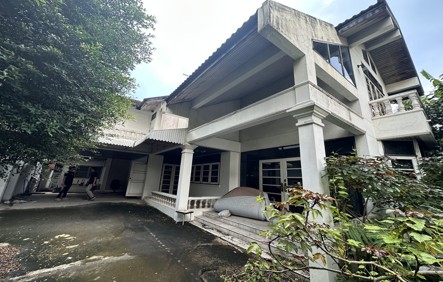 ที่ดินย่านสุขุมวิท - ทองหล่อ ใกล้ BTS เอกมัย | ทำเล Prime Area ดีมานด์สูง