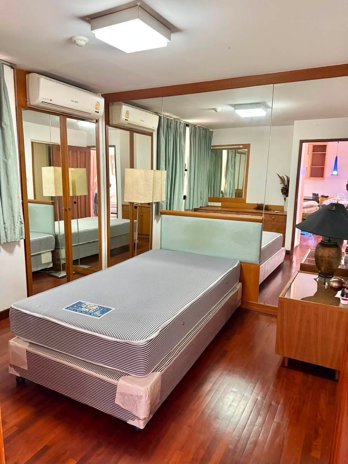 Baan Chan | Huge size thonglor Lowrise private