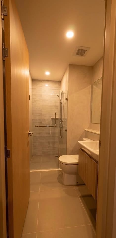 Life Rama4 - Asoke | ใกล้ MRT Queen Sirikit 400 ม #HL Focus