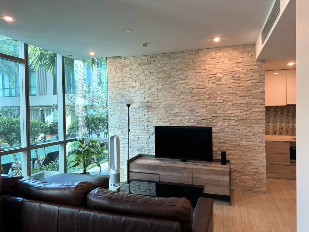 The Room Sukhumvit 21 | Your private sanctuary in the heart of Bangkok.