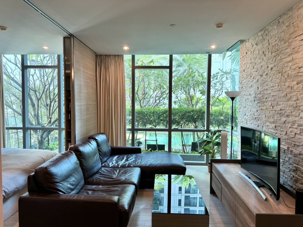 The Room Sukhumvit 21 | Your private sanctuary in the heart of Bangkok.