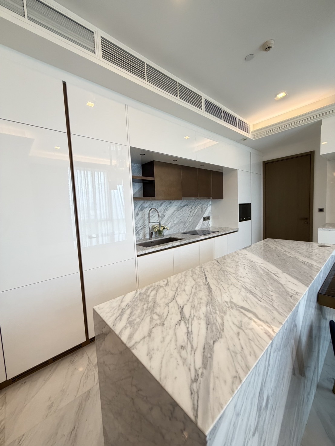 The Monument Thonglor | Pet friendly Luxury thonglor | private living