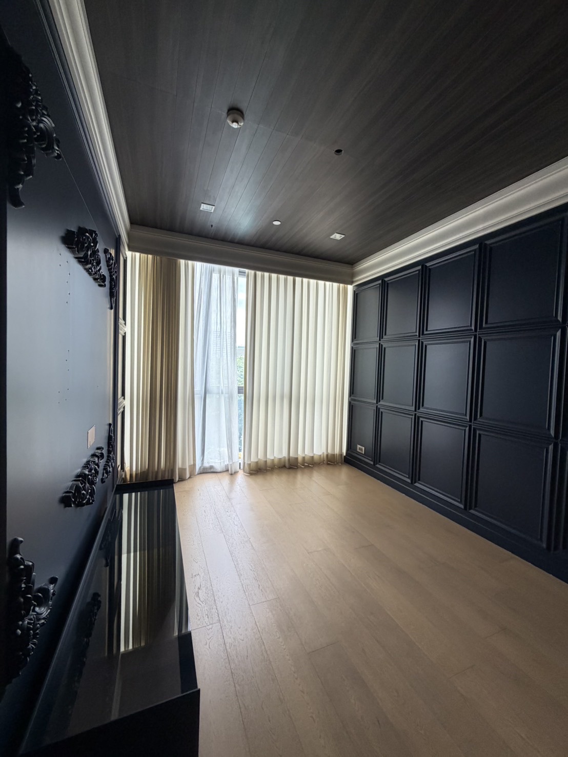 The Monument Thonglor | Pet friendly Luxury thonglor | private living