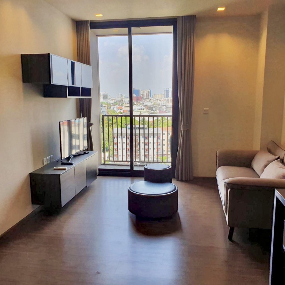 The Line Sukhumvit 71 | Plus size one bed nice decorated tone