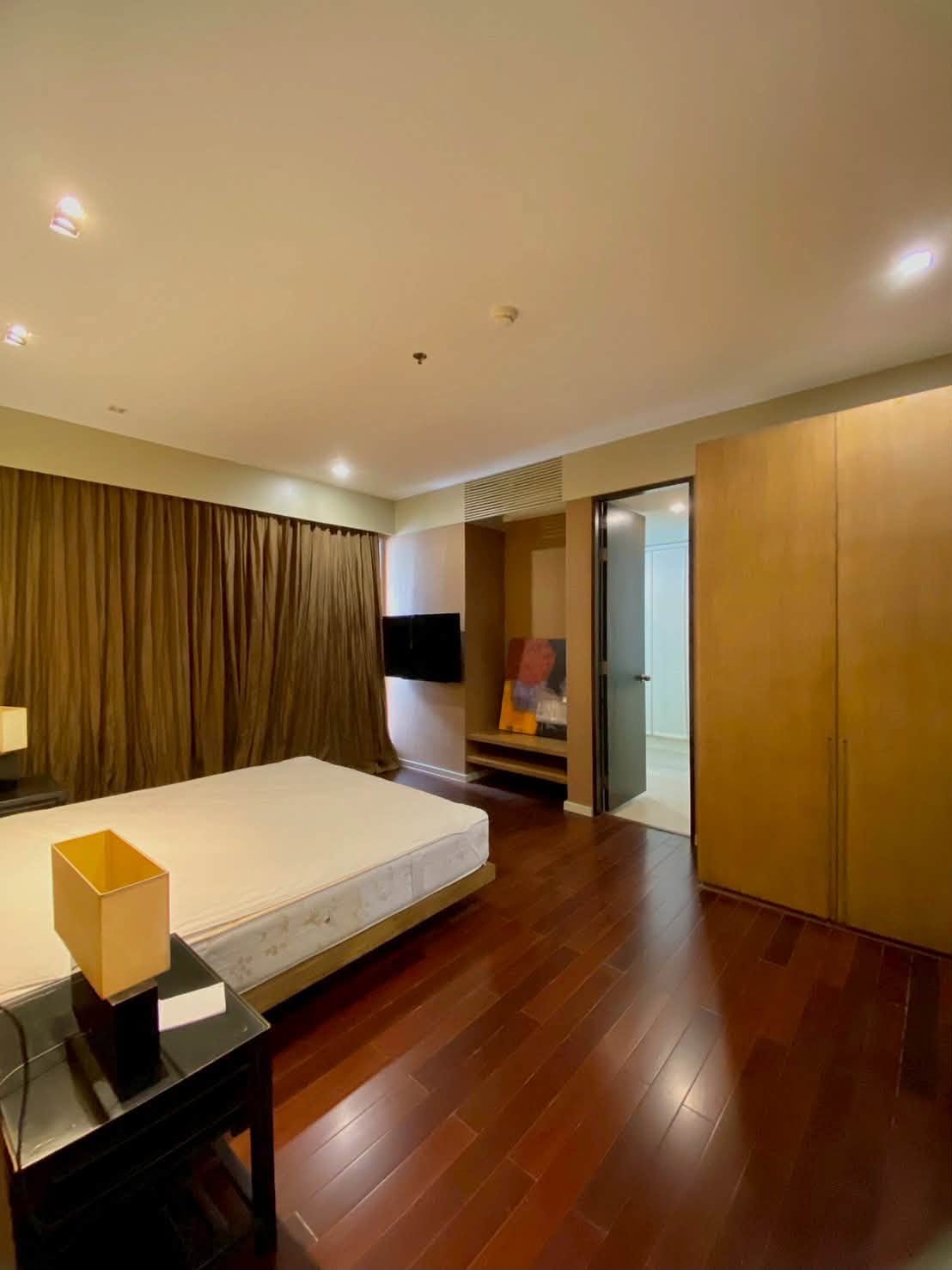Citi Smart Sukhumvit 18 | Rare 3 Bed 3 Bath! CitiSmart Sukhumvit 18 | Steps to BTS Asoke & MRT Sukhumvit | Spacious Executive Living