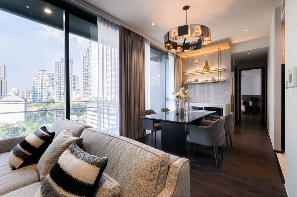 Laviq Sukhumvit 57 | Ultra-Luxury Living! LAVIQ Sukhumvit 57 | 2 Bed 2 Bath Direct Skywalk Access to BTS Thonglor | Prime Thonglor Location