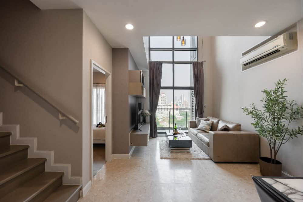 The Crest Sukhumvit 34 | Ultra Rare Duplex 98 SQM! The Crest Sukhumvit 34 | High Ceiling 2 Bed 2 Bath | 200m to BTS Thong Lor