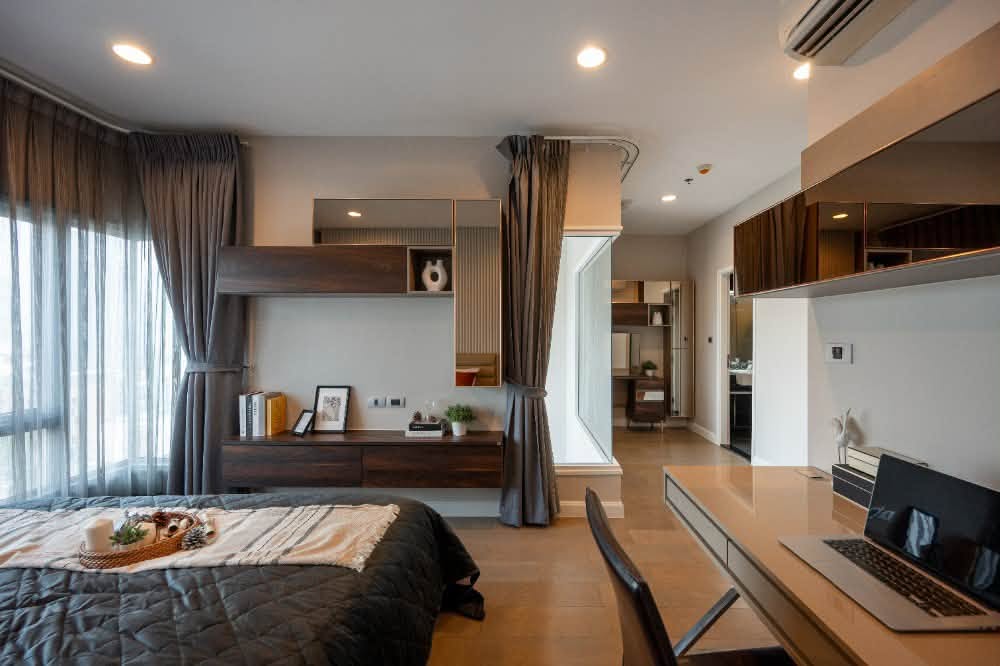 The Crest Sukhumvit 34 | Ultra Rare Duplex 98 SQM! The Crest Sukhumvit 34 | High Ceiling 2 Bed 2 Bath | 200m to BTS Thong Lor