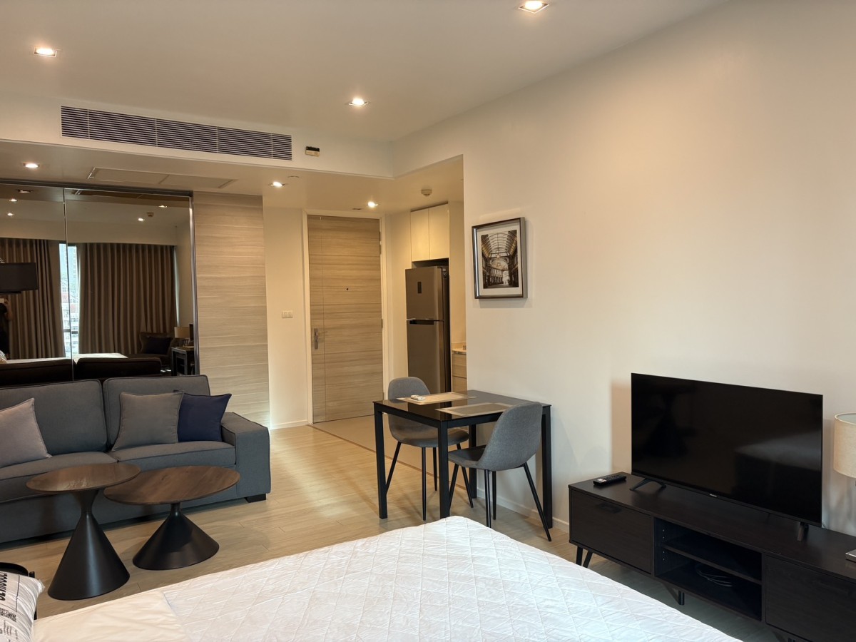 The Room Sukhumvit 21 | The Room Sukhumvit 21 | 1 BR Modern Renovated Unit | Near BTS Asoke, MRT Sukhumvit & SWU