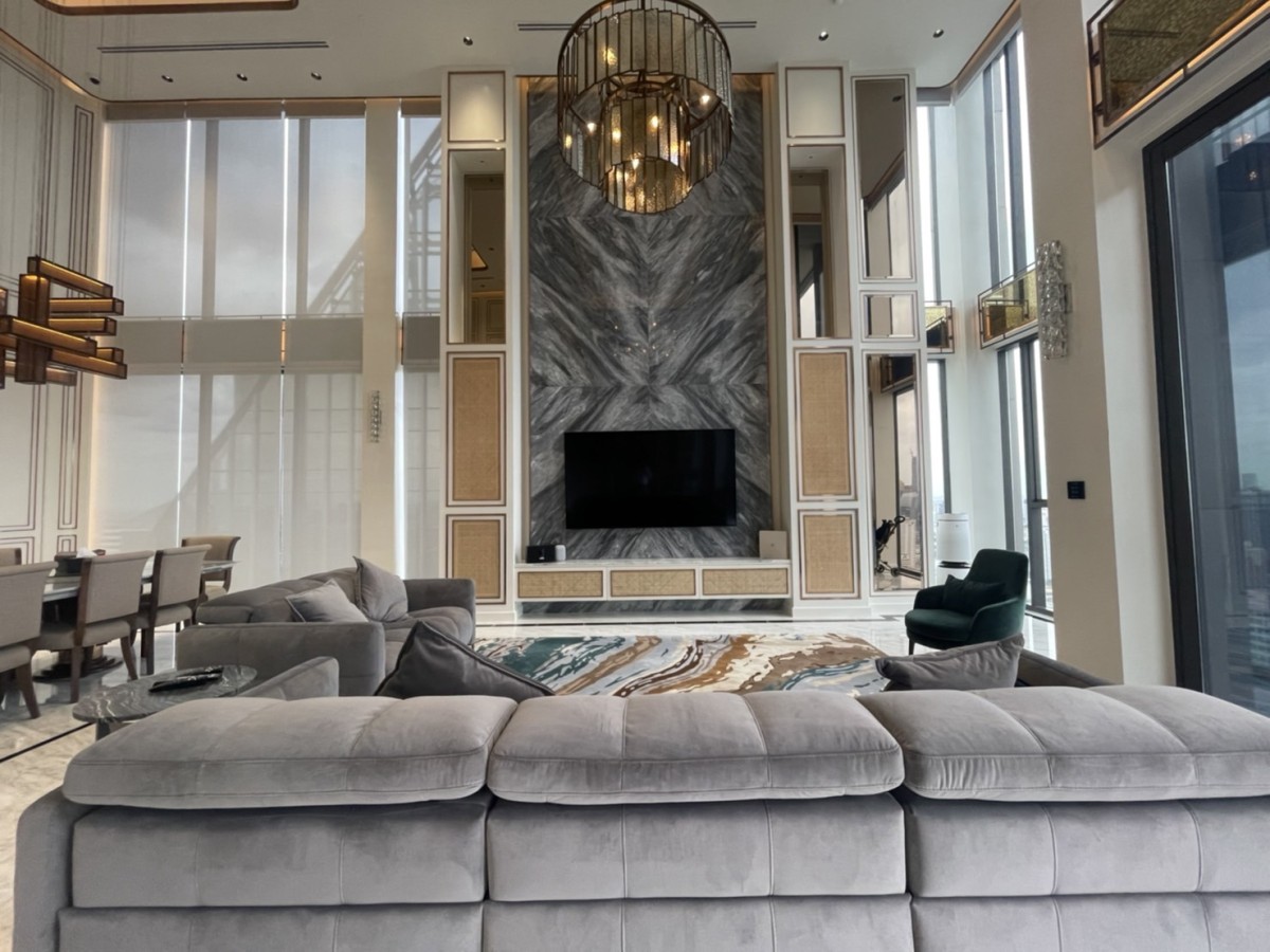 THE ESSE at SINGHA COMPLEX | Duplex Penthouse ในชั้นมีแค่ 4 ยูนิตเท่านั้น ใกล้ MRT เพชรบุรี 40 เมตร
