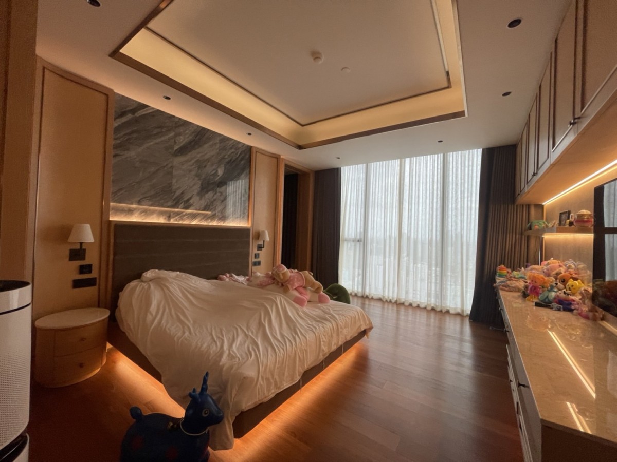THE ESSE at SINGHA COMPLEX | Duplex Penthouse ในชั้นมีแค่ 4 ยูนิตเท่านั้น ใกล้ MRT เพชรบุรี 40 เมตร