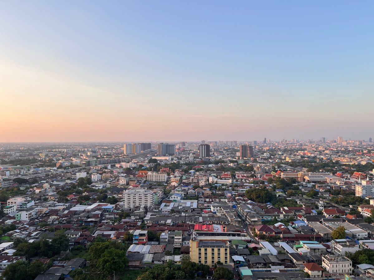 🏙️ Ideo Sathorn – Thapra | ✨ ห้องสตูดิโอ ชั้นสูง วิวพระอาทิตย์ตก พร้อมอยู่ ใกล้ BTS โพธิ์นิมิตร