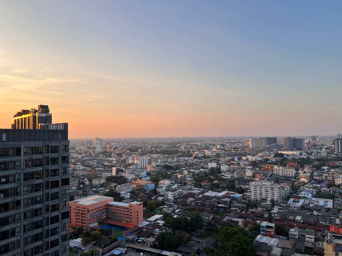 🏙️ Ideo Sathorn – Thapra | ✨ ห้องสตูดิโอ ชั้นสูง วิวพระอาทิตย์ตก พร้อมอยู่ ใกล้ BTS โพธิ์นิมิตร