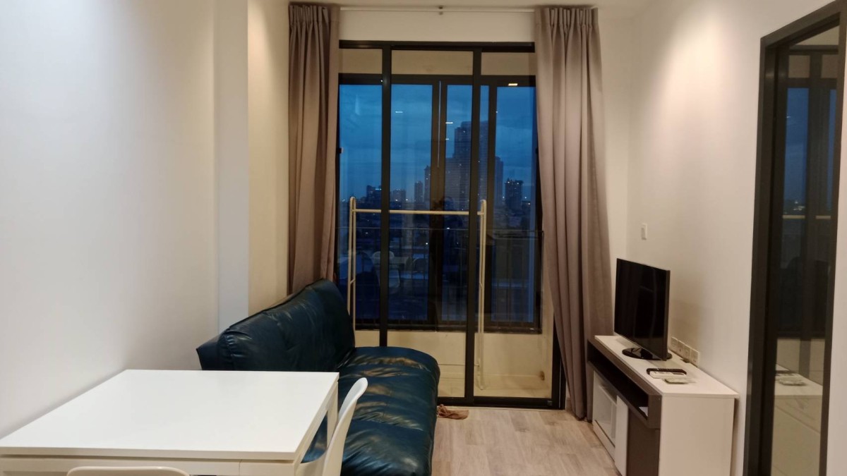 Ideo Sathorn-Taksin | 🚗 เดินทางสะดวก เชื่อมต่อสาทร สีลม และเจริญนคร