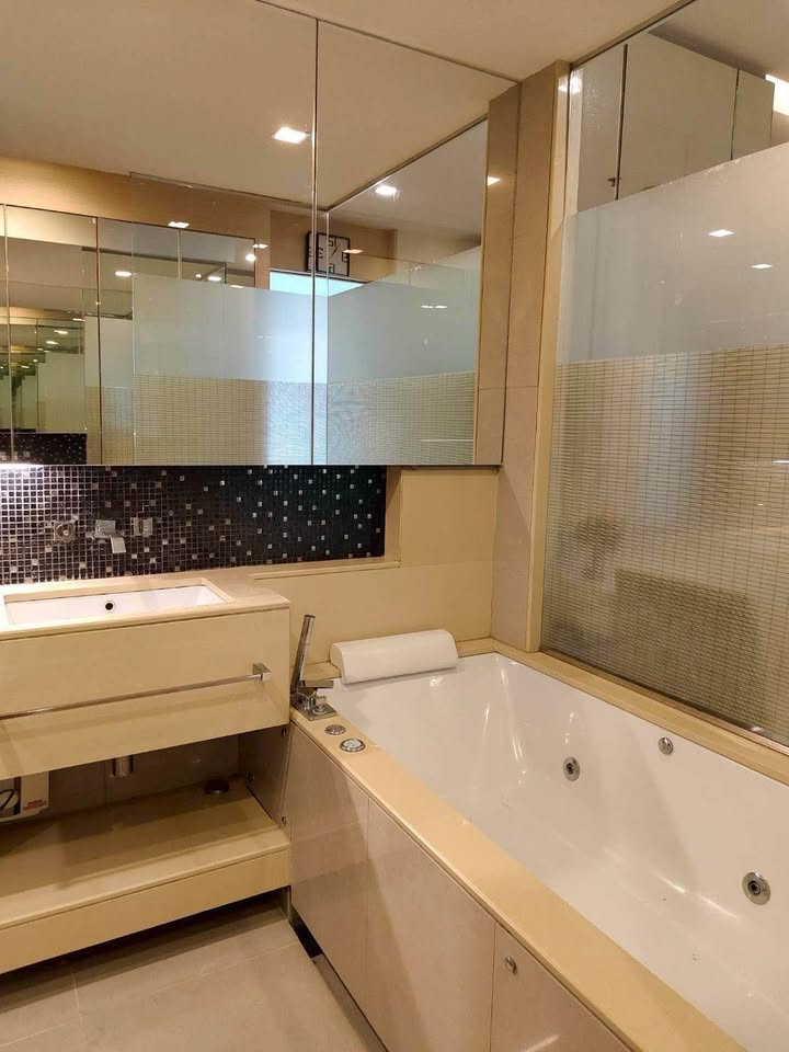 The Address Asoke | Ultra-Spacious 45 SQM! The Address Asoke | Large 1 Bed 1 Bath Suite | Bathtub Included, Next to MRT Phetchaburi & ARL