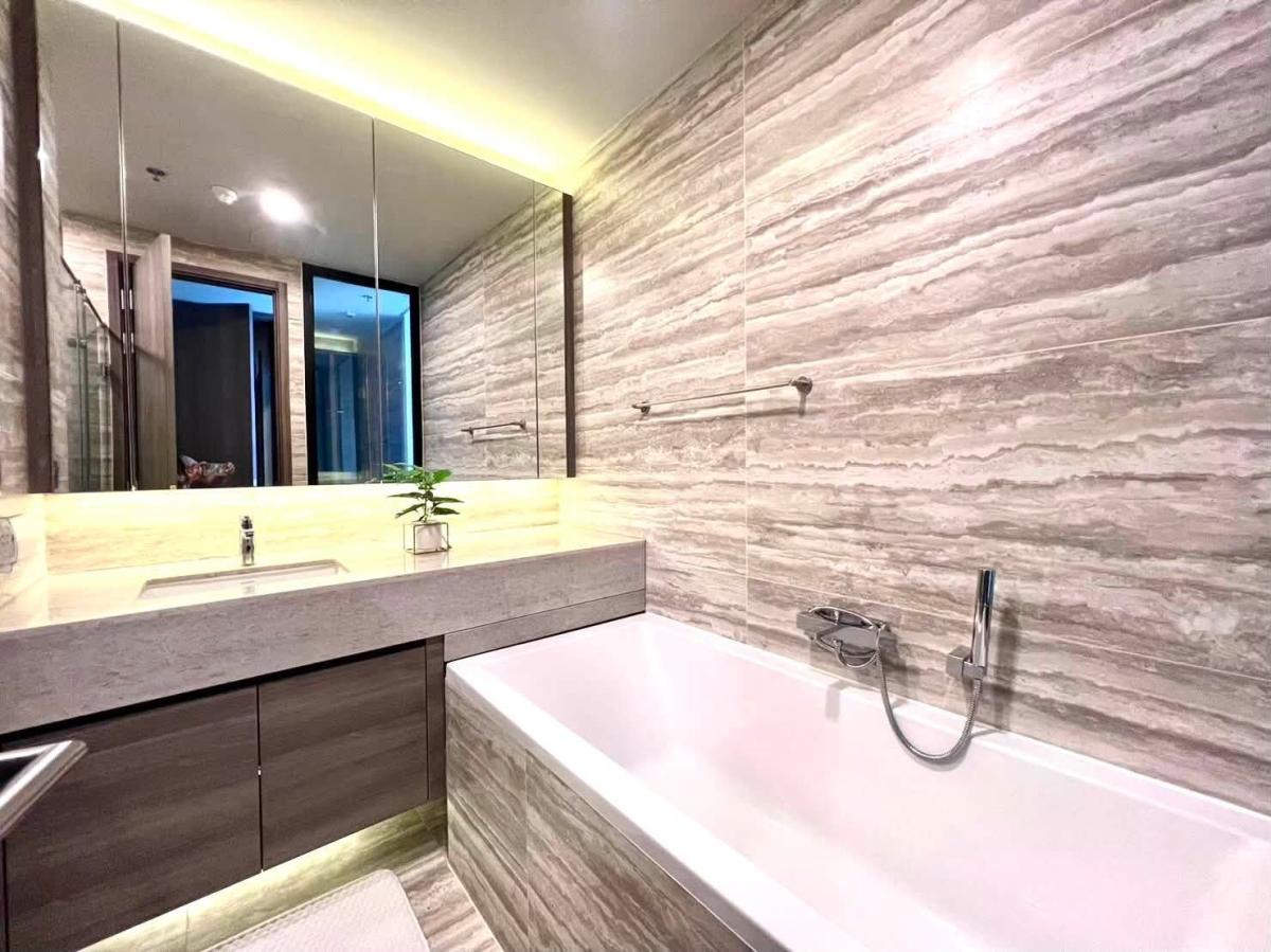 Celes Asoke | 2 Bed 2 Bath Premium Suite | 150m to BTS Asoke & MRT Sukhumvit, Heart of Asoke CBD