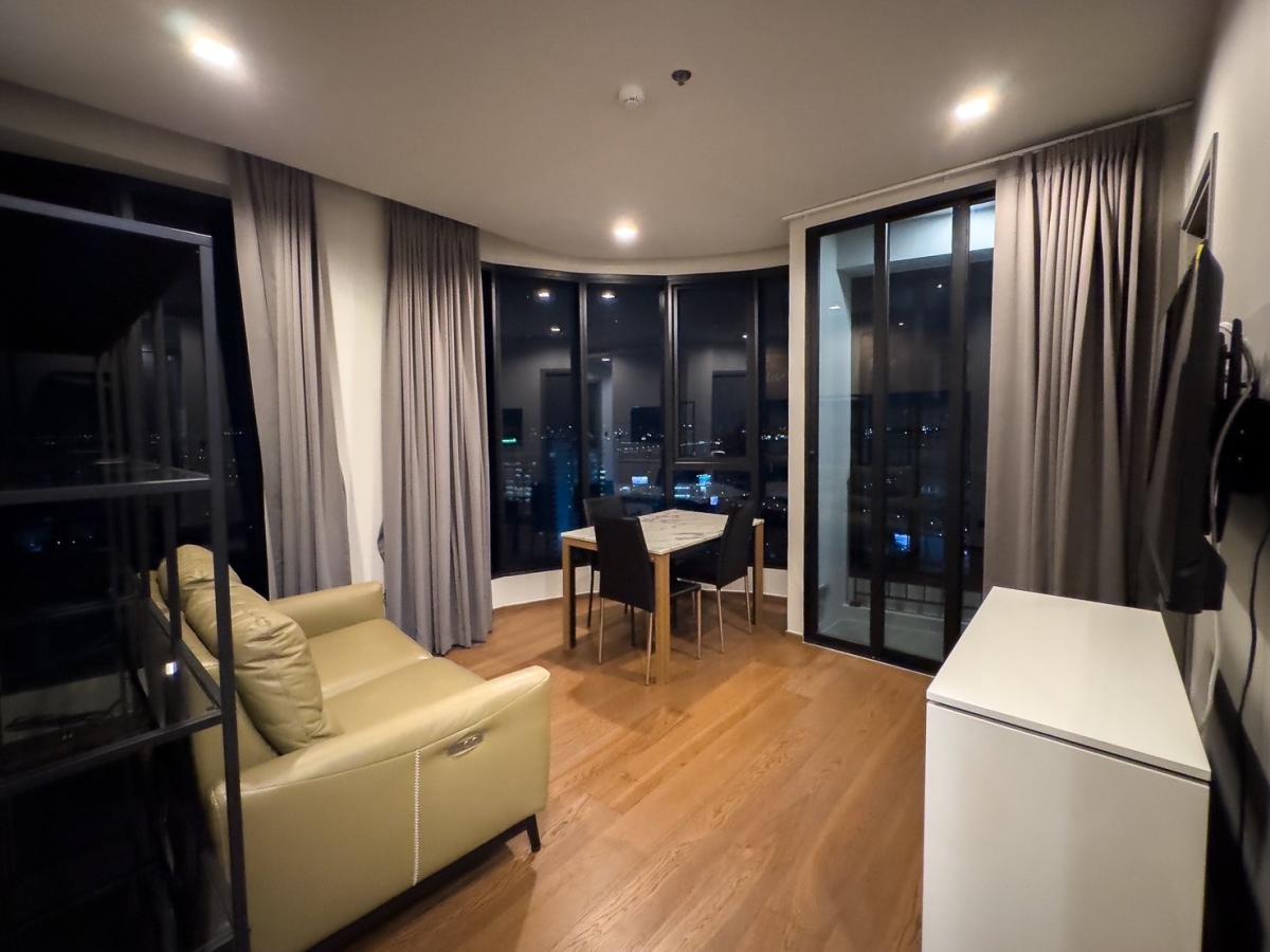 Ideo Q Victory | 🏙️ วิวอนุสาวรีย์ชัยสมรภูมิ